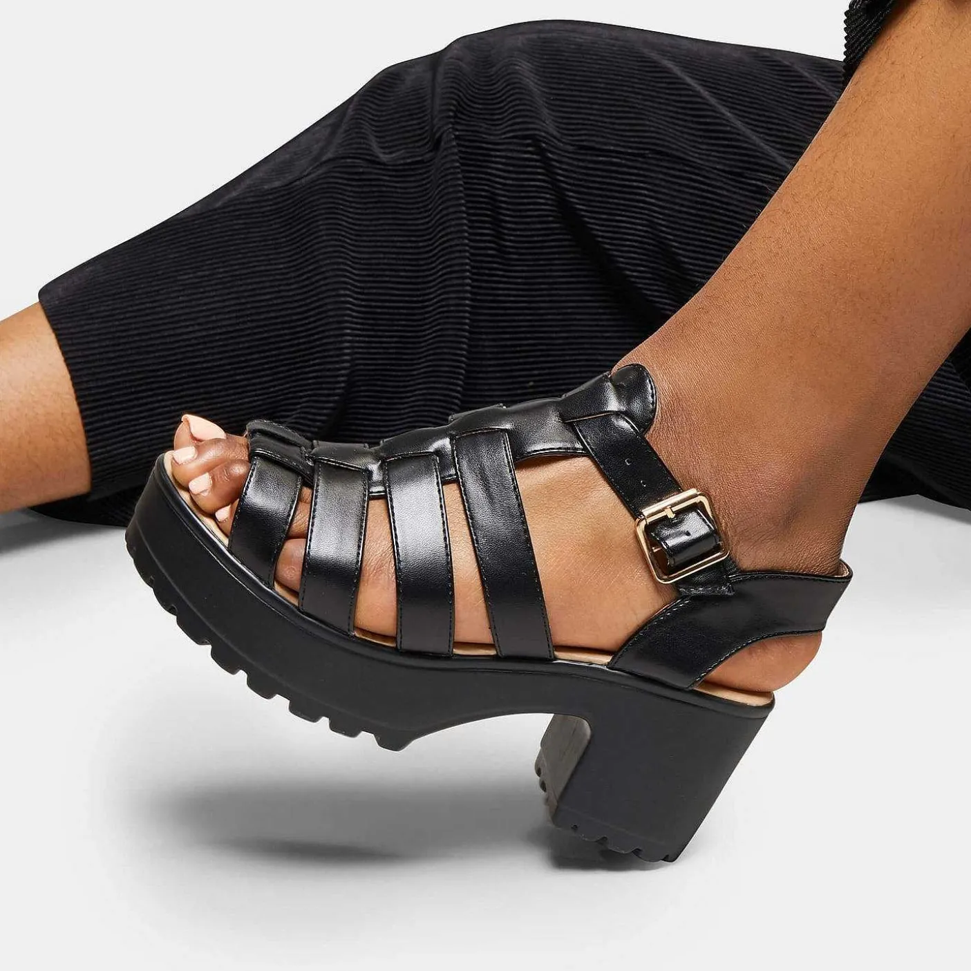 Damskie KOI footwear Sandaly Z Paskami^Czarne Sandaly Na Platformie Z Paskami Na Grubej Platformie