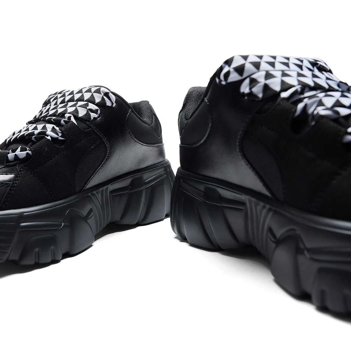 Damskie KOI footwear Sportowi Trenerzy^Męskie Buty Sportowe Na Grubej Podeszwie Ricta Flip Biala Koronka